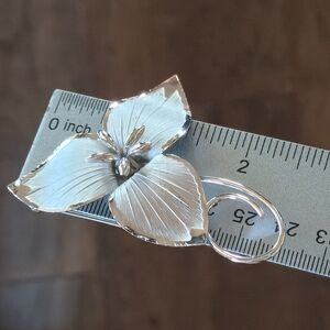 Vintage Bond Boyd 925 sterling silver and gilt trillium flower brooch pin 2-5/8"